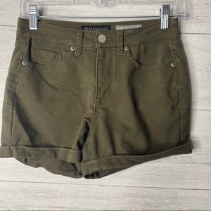 🌈 Aeropostale high waisted midi shorts